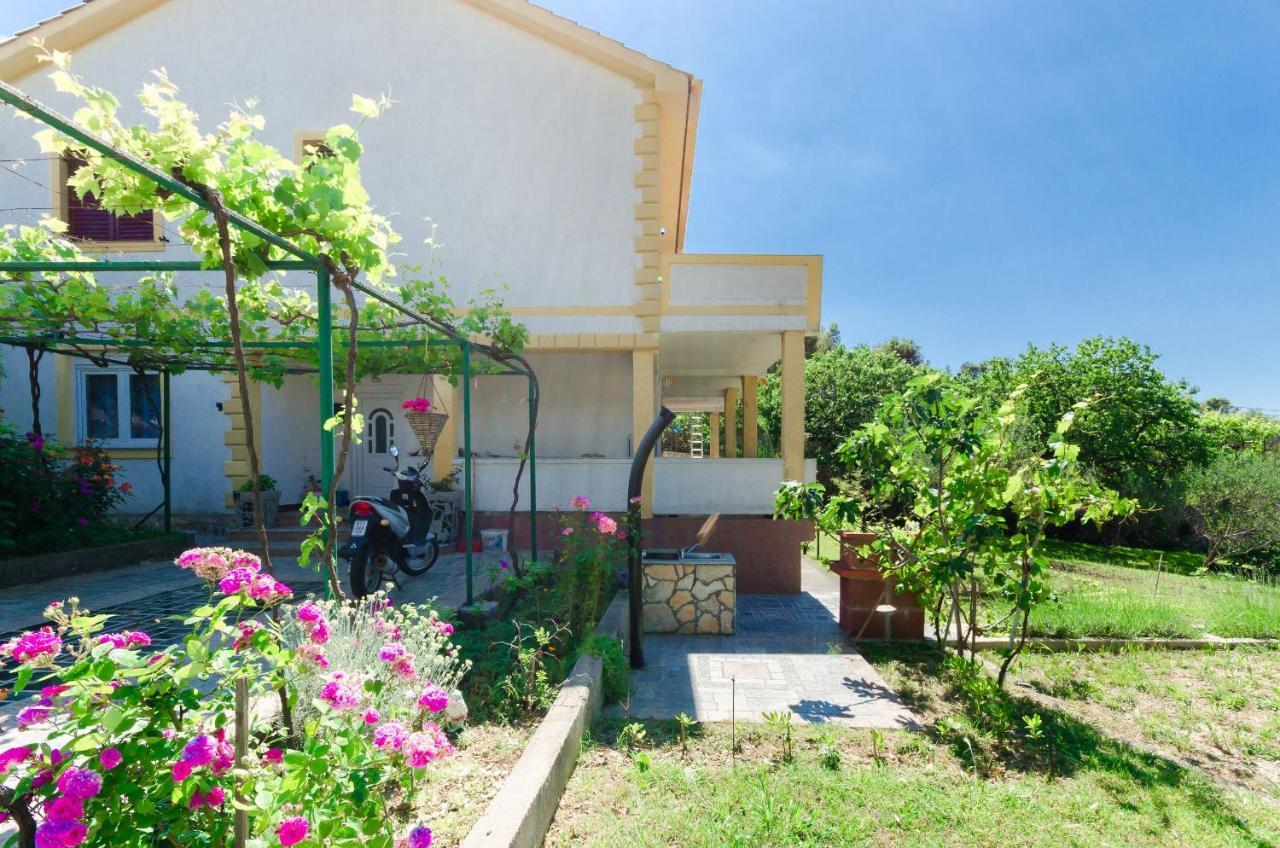 Apartments Zorka Kampor Екстер'єр фото