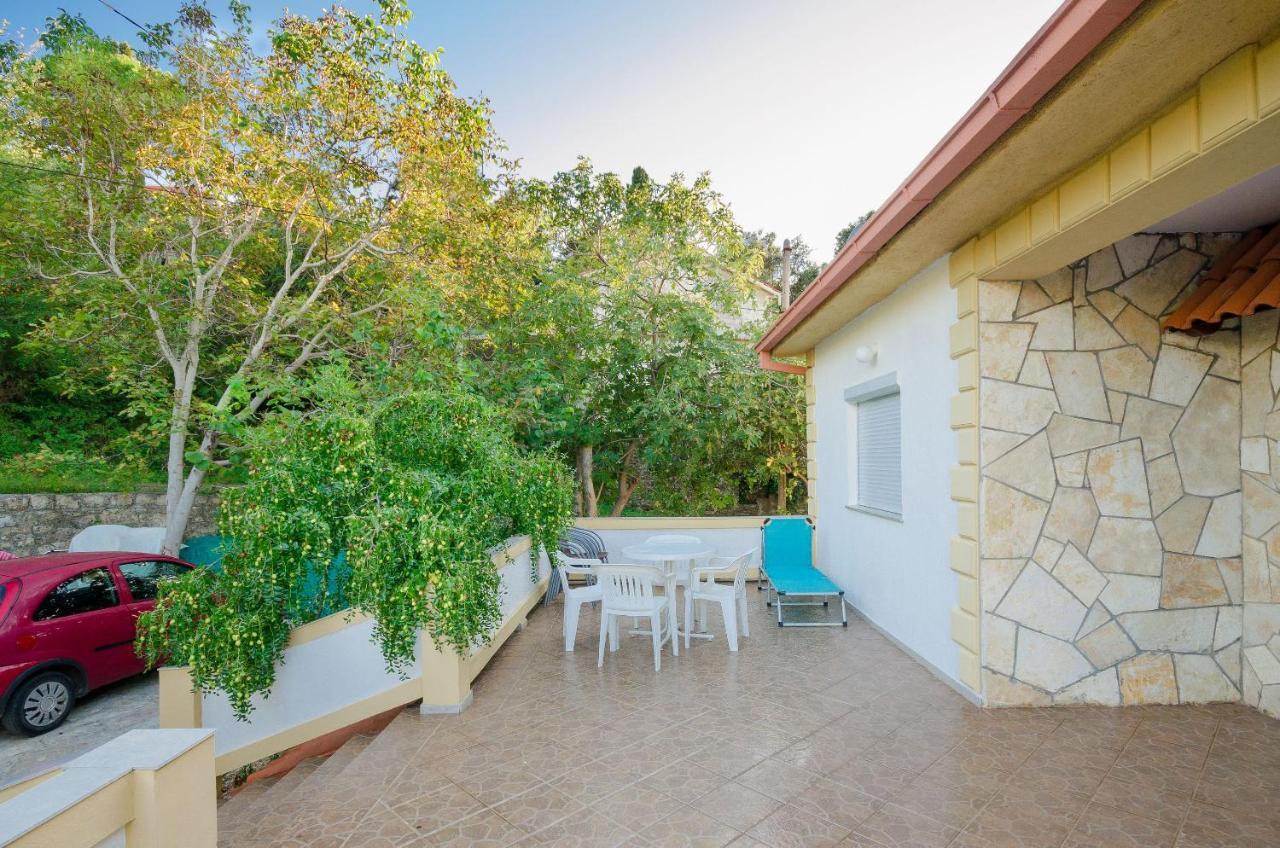 Apartments Zorka Kampor Екстер'єр фото
